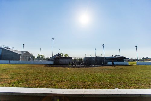 MIKAELA MACKENZIE / WINNIPEG FREE PRESS
The fire-damaged Assiniboia West Recreation Centre in Winnipeg on Thursday, Aug. 2, 2018. 
Winnipeg Free Press 2018.