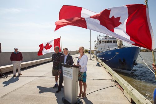 MIKE DEAL / WINNIPEG FREE PRESS
Catherine McKenna, Federal Minister of Environment and Climate Change along with Terry Duguid MP for Winnipeg South and Dan Vandal MP for St. Boniface - St. Vital, announces new funding for projects that improve water quality in the Lake Winnipeg Basin just before getting on the Namao run by the Lake Winnipeg Research Consortium in the Gimli Harbour for a short trip to Selkirk.
180802 - Thursday, August 02, 2018.
