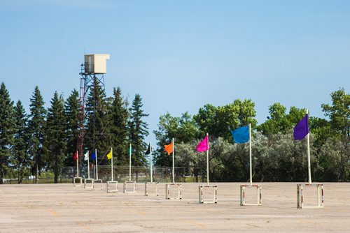 MIKAELA MACKENZIE / WINNIPEG FREE PRESS
A large empty parking lot, where development was planned, at the Assiniboia Downs in Winnipeg on Thursday, Aug. 2, 2018. 
Winnipeg Free Press 2018.