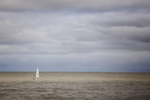 TREVOR HAGAN / WINNIPEG FREE PRESS
A sailboat on Lake Winnipeg near Gimli, Sunday, August 5, 2018.