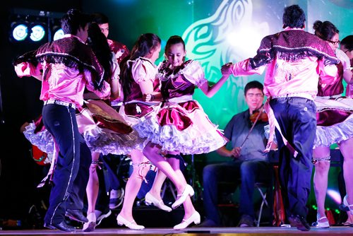 JOHN WOODS / WINNIPEG FREE PRESS
People perform at the Metis Folklorama pavilion Sunday, August 5, 2018.