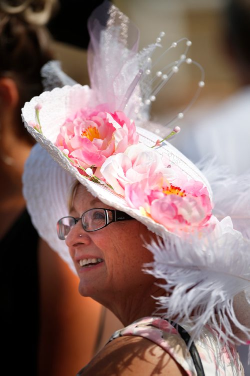 JOHN WOODS / WINNIPEG FREE PRESS
Maryanne Carter-Squire wears a hat at the Manitoba Derby at Assiniboia Downs Monday, August 6, 2018.