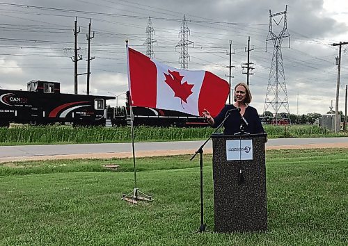 Canstar Community News East St. Paul mayor Shelley Hart thanked the federal government and Cando Rail Services for pledging to upgrade the Central Manitoba Railway's Pine Falls subdivision, which runs through East St. Paul. (SHELDON BIRNIE/CANSTAR/THE HERALD)