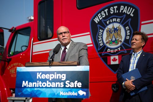 ANDREW RYAN / WINNIPEG FREE PRESS Mayor Bruce Henley R.M. of West St. Paul speaks at a press event announcing new public safety communications devices at the West St. Paul Fire Hall on August 8, 2018.