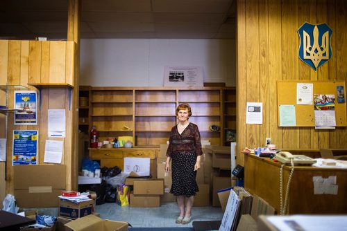 MIKAELA MACKENZIE / WINNIPEG FREE PRESS
Maria Bosak, editor of a Ukrainian newspaper that is closing, in Winnipeg on Wednesday, Aug. 8, 2018. The Ukrainian Voice has been published since 1910.
Winnipeg Free Press 2018.