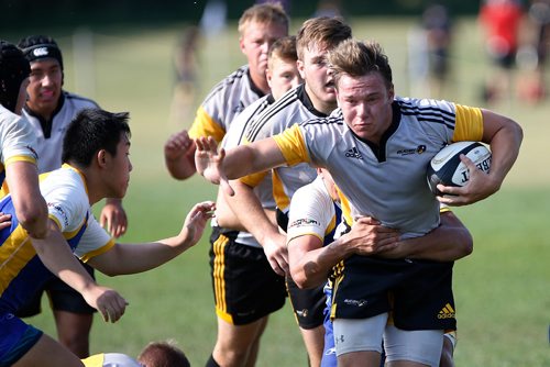 JOHN WOODS / WINNIPEG FREE PRESS
Manitoba's Tyler Grom (7) drives forward against BC at the Western Canada U18 Rugby Championships at Maple Grove Rugby Park in Winnipeg Thursday, August 9, 2018. The tournament runs Aug 9-12.