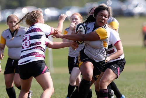 JOHN WOODS / WINNIPEG FREE PRESS
Manitoba's Erica Pierre (1) drives forward against Alberta's Shelby Pierce (3) at the Western Canada U18 Rugby Championships at Maple Grove Rugby Park in Winnipeg Thursday, August 9, 2018. The tournament runs Aug 9-12.