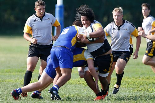 JOHN WOODS / WINNIPEG FREE PRESS
Manitoba's Quinton Henry (6) drives forward against BC's Nick Joe (3) at the Western Canada U18 Rugby Championships at Maple Grove Rugby Park in Winnipeg Thursday, August 9, 2018. The tournament runs Aug 9-12.