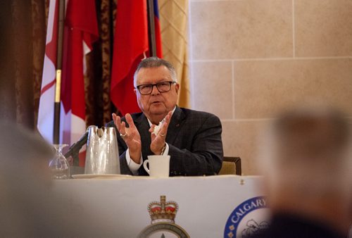 ANDREW RYAN / WINNIPEG FREE PRESS Federal Public Safety Minister Ralph Goodale answers a question from Darren Hill (Saskatoon Councillor Ward 1) after giving an update on the legalization of cannabis and how it relates to policing at the Canadian Association of Police Governance conference at the Fort Gary Hotel on August 9, 2018.