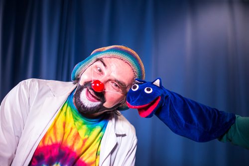 MIKAELA MACKENZIE / WINNIPEG FREE PRESS
David Langdon, therapeutic clown, poses for portraits as Onri with puppet Noname at The Good Day Show studio at the Children's Hospital in Winnipeg on Wednesday, Aug. 8, 2018. The daily live show has been running for over 30 years exclusively for the dozens of kids staying at the facility.
Winnipeg Free Press 2018.