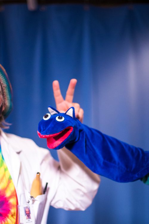 MIKAELA MACKENZIE / WINNIPEG FREE PRESS
David Langdon, therapeutic clown, poses for portraits as Onri with puppet Noname at The Good Day Show studio at the Children's Hospital in Winnipeg on Wednesday, Aug. 8, 2018. The daily live show has been running for over 30 years exclusively for the dozens of kids staying at the facility.
Winnipeg Free Press 2018.