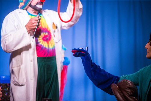 MIKAELA MACKENZIE / WINNIPEG FREE PRESS
The Good Day Show, a live TV show starring the puppet Noname is filmed at the Children's Hospital in Winnipeg on Wednesday, Aug. 8, 2018. The show has been running for over 30 years exclusively for the dozens of kids staying at the facility.
Winnipeg Free Press 2018.