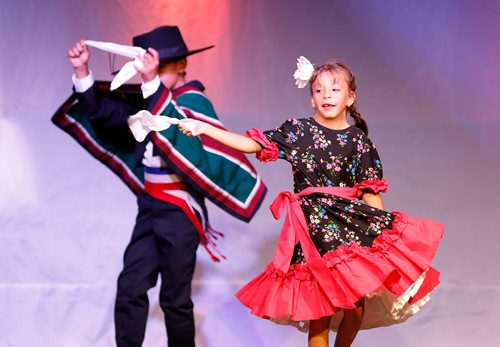 JOHN WOODS / WINNIPEG FREE PRESS
People perform at the Chile Lindo Folklorama pavilion Sunday, August 12, 2018.