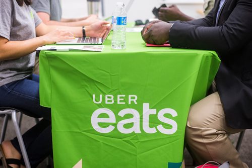 MIKAELA MACKENZIE / WINNIPEG FREE PRESS
Uber Eats hosts a sign-up event at the Millennium Library in Winnipeg on Tuesday, Aug. 14, 2018. 
Winnipeg Free Press 2018.