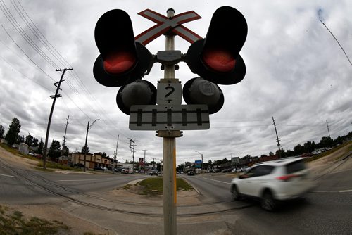 JOHN WOODS / WINNIPEG FREE PRESS
A rarely used railway crossing at Corydon Avenue and Lindsay Street photographed Wednesday, August 14, 2018.
