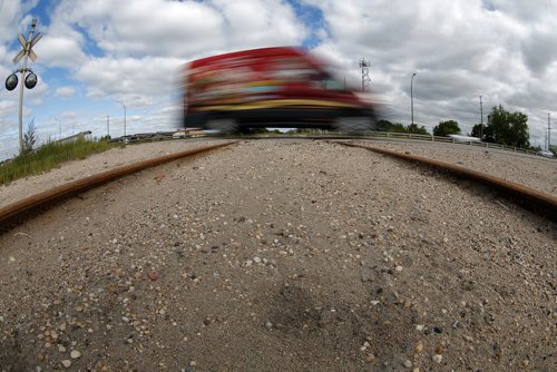 JOHN WOODS / WINNIPEG FREE PRESS
A rarely used railway crossing on Lagimodiere Boulevard  and Springfield Road photographed Tuesday, August 14, 2018.