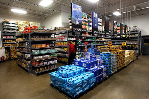 PHIL HOSSACK / WINNIPEG FREE PRESS -Beer store @ 685 Weatherdon. See story.  - August 15, 2018