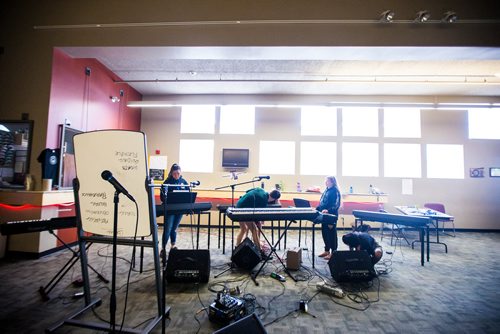 MIKAELA MACKENZIE / WINNIPEG FREE PRESS
The keyboard class gets set up at the inaugural Girls Rock Winnipeg, a new day camp in which girls and non-binary youth form a band, write a song, record, and perform in the space of a week, at the West End Cultural Centre in Winnipeg on Wednesday, Aug. 15, 2018. 
Winnipeg Free Press 2018.