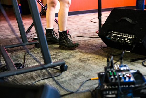 MIKAELA MACKENZIE / WINNIPEG FREE PRESS
The inaugural Girls Rock Winnipeg, a new day camp in which girls and non-binary youth form a band, write a song, record, and perform in the space of a week, at the West End Cultural Centre in Winnipeg on Wednesday, Aug. 15, 2018. 
Winnipeg Free Press 2018.