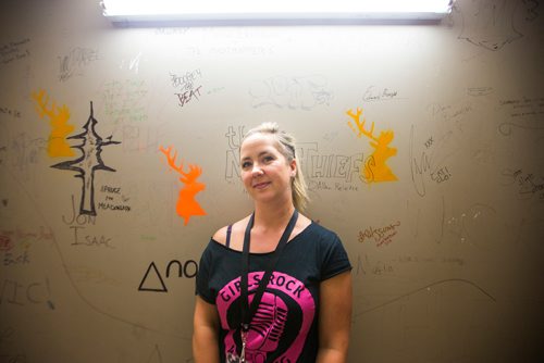 MIKAELA MACKENZIE / WINNIPEG FREE PRESS
Founder Brandi Olenick poses for a portrait at the inaugural Girls Rock Winnipeg, a new day camp in which girls and non-binary youth form a band, write a song, record, and perform in the space of a week, at the West End Cultural Centre in Winnipeg on Wednesday, Aug. 15, 2018. 
Winnipeg Free Press 2018.