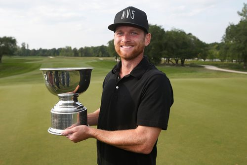 JOHN WOODS / WINNIPEG FREE PRESS
Tyler McCumber celebrates winning the Players Cup at Southwood Golf and Country Club in Winnipeg Sunday, August 19, 2018.