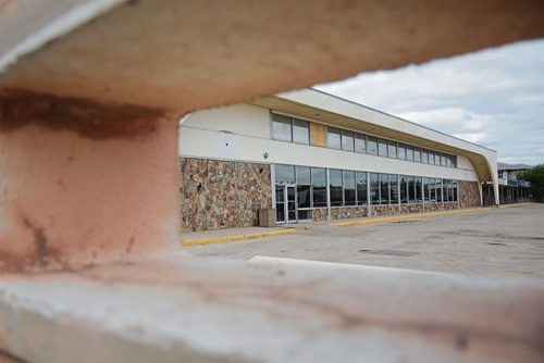 Canstar Community News Aug. 14, 2018 - The former Safeway at 3045 Ness Ave. has caught the eye of developers who want to turn it into a mixed residential and commercial development. (EVA WASNEY/CANSTAR COMMUNITY NEWS/METRO)