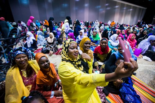 MIKAELA MACKENZIE / WINNIPEG FREE PRESS
Fatou Kone takes a selfie before Eid ul-Adha prayers at the RBC Convention Centre in Winnipeg on Tuesday, Aug. 21, 2018.
Winnipeg Free Press 2018.