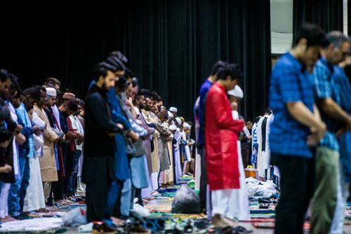 MIKAELA MACKENZIE / WINNIPEG FREE PRESS
Canadian Muslims mark the end of Hajj with prayers at the RBC Convention Centre in Winnipeg on Tuesday, Aug. 21, 2018.
Winnipeg Free Press 2018.