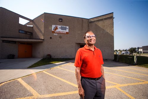 MIKAELA MACKENZIE / WINNIPEG FREE PRESS
Volunteer Derek Dabee, who is president of the Maples Community Centre and also fulfils many other volunteer roles, poses in front of the community centre in Winnipeg on Wednesday, Aug. 22, 2018.
Winnipeg Free Press 2018.