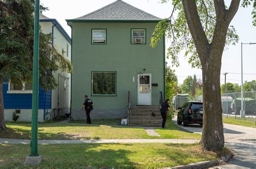 ANDREW RYAN / WINNIPEG FREE PRESS Walk across the scene of an incident where nearby residents heard gun shots along McGregor Street and Cathedral Avenue on August 23, 2018.