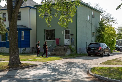 ANDREW RYAN / WINNIPEG FREE PRESS Walk across the scene of an incident where nearby residents heard gun shots along McGregor Street and Cathedral Avenue on August 23, 2018.