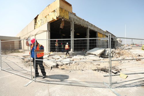 RUTH BONNEVILLE / WINNIPEG FREE PRESS

Major renovations are being done to the old Sears store as it is converted into a Seafood City Supermarket construction at Garden City Shopping Centre. 

See Erik Pindera story.

August 23/18
