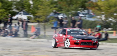 TREVOR HAGAN / WINNIPEG FREE PRESS
Chris Gonzales drifting during the Gonzo Drift demo in the parking lot at Springs Church, Sunday, August 26, 2018.