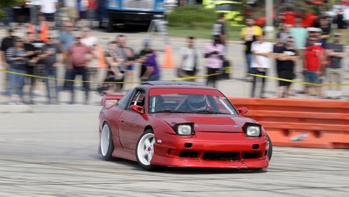 TREVOR HAGAN / WINNIPEG FREE PRESS
Collin Melody, from Minneapolis, Minnesota, putting his modified Nissan 240sx sideways during the Gonzo Drift demo in the parking lot at Springs Church, Sunday, August 26, 2018.