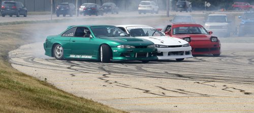 TREVOR HAGAN / WINNIPEG FREE PRESS
Cody Pylatuk, Chase Karchewski and Collin Melody, drifting during the Gonzo Drift demo in the parking lot at Springs Church, Sunday, August 26, 2018.