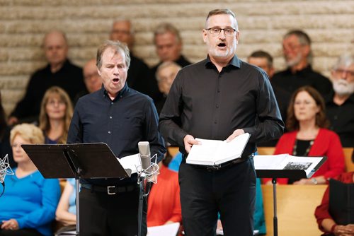 JOHN WOODS / WINNIPEG FREE PRESS
Mel Braun, left, and Vic Pankratz sing at a Hymn Sing reunion concert at the Bethel Mennonite Church Sunday, August 26, 2018.
