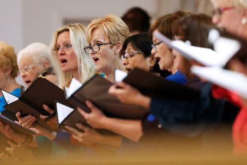 JOHN WOODS / WINNIPEG FREE PRESS
People sing at a Hymn Sing reunion concert at the Bethel Mennonite Church Sunday, August 26, 2018.