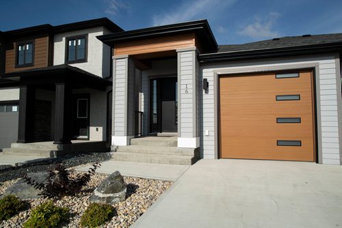 ANDREW RYAN / WINNIPEG FREE PRESS The front entrance of 16 Landover drive, a model home in the Bridgewater development on August 27, 2018.