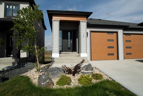 ANDREW RYAN / WINNIPEG FREE PRESS The front entrance of 16 Landover drive, a model home in the Bridgewater development on August 27, 2018.