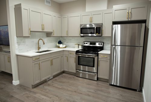 ANDREW RYAN / WINNIPEG FREE PRESS The kitchen set of 16 Landover drive, a model home in the Bridgewater development on August 27, 2018.
