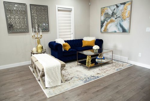 ANDREW RYAN / WINNIPEG FREE PRESS The main living room of 16 Landover drive, a model home in the Bridgewater development on August 27, 2018.