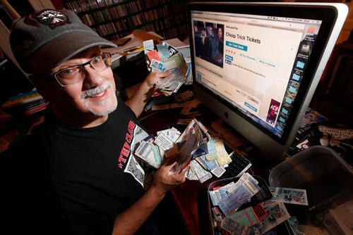 JOHN WOODS / WINNIPEG FREE PRESS
Stu Reid, photographed in his home Monday, August 27, 2018, is interested to see how True North's new ticket policy works out. Starting with the upcoming CheapTrick concert concert and Jets clients can only obtain a paper ticket at the box office otherwise they have to use a digital ticket on their cell phone.