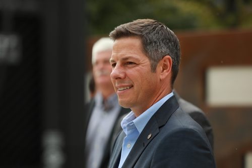 RUTH BONNEVILLE / WINNIPEG FREE PRESS
Photo of Mayor Brian Bowman at presser
What: Downtown Winnipeg BIZ shares stats on how its Enviro Team make downtown cleaner and safer and move revitalization forward through public and private partnership with new corporate partner, The Winnipeg Free Press, (Editor, Bob Cox, in attendance), at Millennium Library Park Tuesday.
Who: Downtown Winnipeg BIZ CEO Stefano Grande, Mayor Brian Bowman, Corporate Partner, Siloam Mission CEO, Jim Bell, and Winnipeg Free Press, Editor Bob Cox, in attendance.
See story.
August 28/18