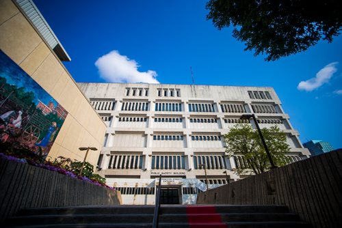 MIKAELA MACKENZIE / WINNIPEG FREE PRESS
The Public Safety Building at 151 Princess, which is slated to be demolished, in Winnipeg on Tuesday, Aug. 28, 2018. 
Winnipeg Free Press 2018.