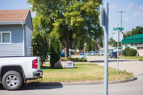 MIKAELA MACKENZIE / WINNIPEG FREE PRESS
A lawn sign protesting health care cuts across the street from the Lions Prairie Manor Personal Care Home in Portage la Prairie on Wednesday, Aug. 29, 2018. The home has had conditions placed on its operating licence after an investigation revealed that some provincial standards were not being met at the facility.
Winnipeg Free Press 2018.