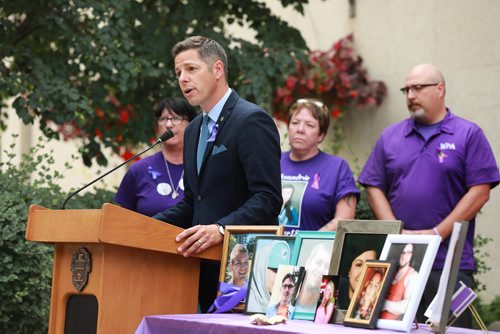 RUTH BONNEVILLE / WINNIPEG FREE PRESS


Winnipeg Mayor, Brian Bowman, together with families affected by addictions and overdose mark and recognize International Overdose Awareness Day with reflection and remembrance of loved ones lost through stories, pictures, poems and drawings, outside City Hall today.

 

August 31/18
