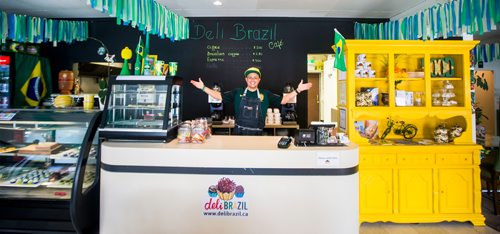 MIKAELA MACKENZIE / WINNIPEG FREE PRESS
Owner Sanderson Rabelo poses for a portrait at the Deli Brazil Cafe in Winnipeg on Tuesday, Sept. 4, 2018.
Winnipeg Free Press 2018.