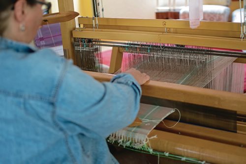 Canstar Community News Aug. 28, 2018 - St. James resident and weaver Anne Wallbridge is a vendor at this year's Manitoba Fibre Festival. (EVA WASNEY/CANSTAR COMMUNITY NEWS/METRO)