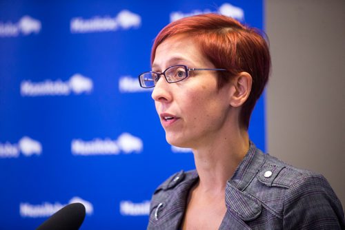 MIKAELA MACKENZIE / WINNIPEG FREE PRESS
Dr. Erin Knight, medical director of the addictions unit at the Health Science Centre, announces the opening of a Rapid Access to Addictions Medicine clinic in Winnipeg on Wednesday, Sept. 5, 2018. 
Winnipeg Free Press 2018.