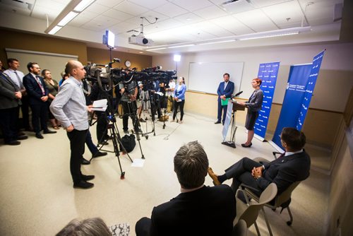 MIKAELA MACKENZIE / WINNIPEG FREE PRESS
Dr. Erin Knight, medical director of the addictions unit at the Health Science Centre, announces the opening of a Rapid Access to Addictions Medicine clinic in Winnipeg on Wednesday, Sept. 5, 2018. 
Winnipeg Free Press 2018.